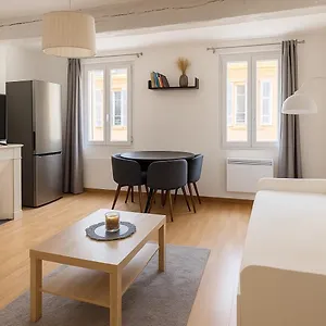 2 Pieces En Plein Centre Historique Appartement